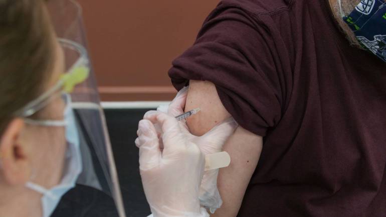 Nunca estivemos tão perto de uma vacina contra o HIV, diz pesquisador