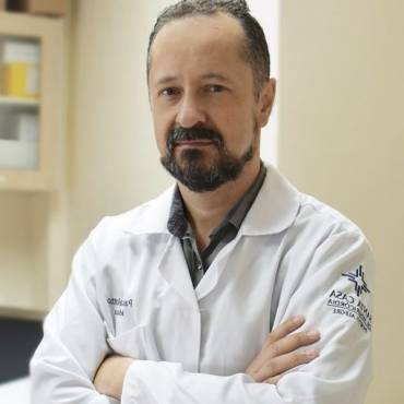 Infectologista Alessandro Pasqualotto alerta que a histoplasmose está afetando pessoas com aids e que a adoção do teste de antígeno na urina é crucial para salvar vidas