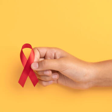 Falta de insumos ameaça resposta global ao HIV: relatório do Unaids acende alerta para 2030