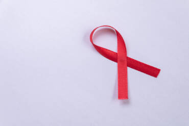 O Globo: Justiça manda reintegrar à reserva remunerada os militares temporários com HIV, mas sem sintomas