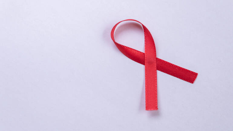Crianças vivendo com HIV ainda enfrentam desigualdade no acesso ao tratamento no mundo