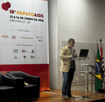Hepatoaids: “Cuidar é mais do que medicar”: Infectologista Ronaldo Hallal propõe prevenção positiva como resposta ao HIV