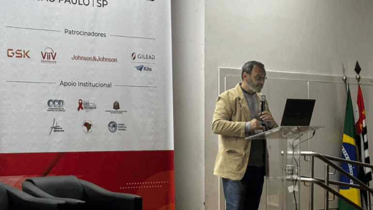 Hepatoaids: “Cuidar é mais do que medicar”: Infectologista Ronaldo Hallal propõe prevenção positiva como resposta ao HIV