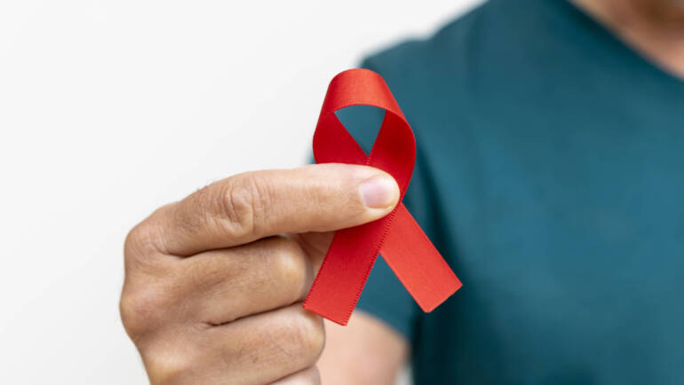 Justiça condena fundação por demissão de funcionário com HIV forçado a revelar diagnóstico, relata Correio