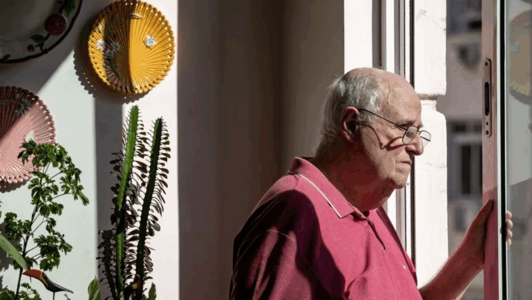 Conheça a história de quem descobriu que tinha HIV em 1991, recebeu duas extremas-unções e diz que está mais vivo do que nunca — O Globo