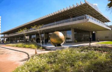 Brasil celebra 40 anos da resposta à aids com exposição que honra histórias, lutas e conquistas