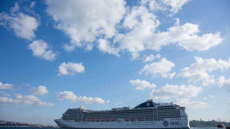 MSC Cruzeiros é condenada por obrigar trabalhador a mostrar exame de HIV, informa Veja