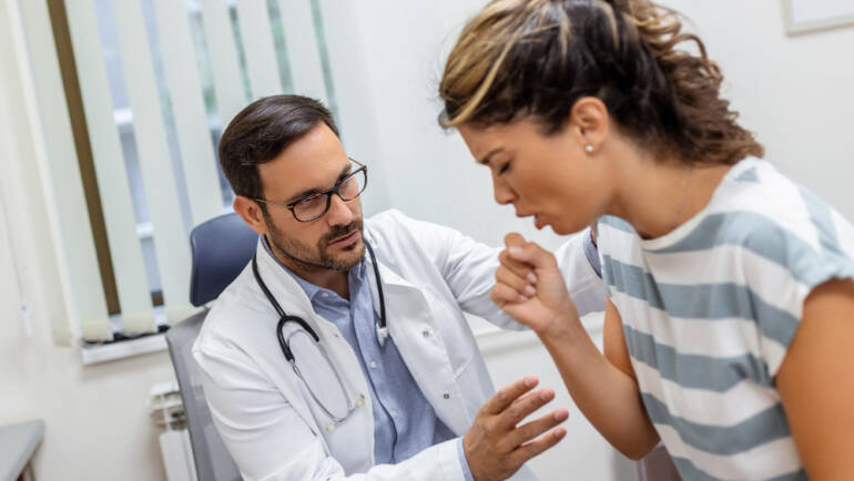 Dezembro Vermelho: HIV eleva em até 30 vezes risco de desenvolver tuberculose, mas diagnóstico precoce pode salvar vidas