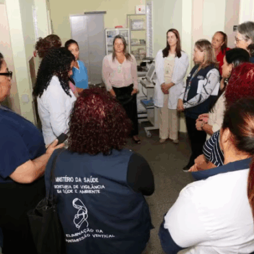 Cidade que já foi conhecida como ‘capital da Aids’ elimina transmissão do vírus de mãe para filho, destaca G1