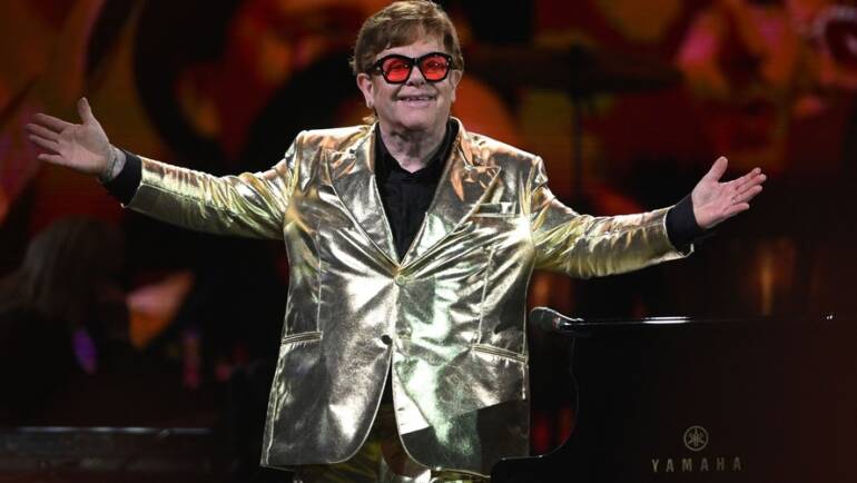 Elton John arrecada mais de US$ 10 milhões para instituição de combate à Aids em festa do Oscar – R7