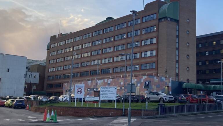 Erro grave em hospital britânico expõe pacientes a risco de HIV e hepatite – UOL