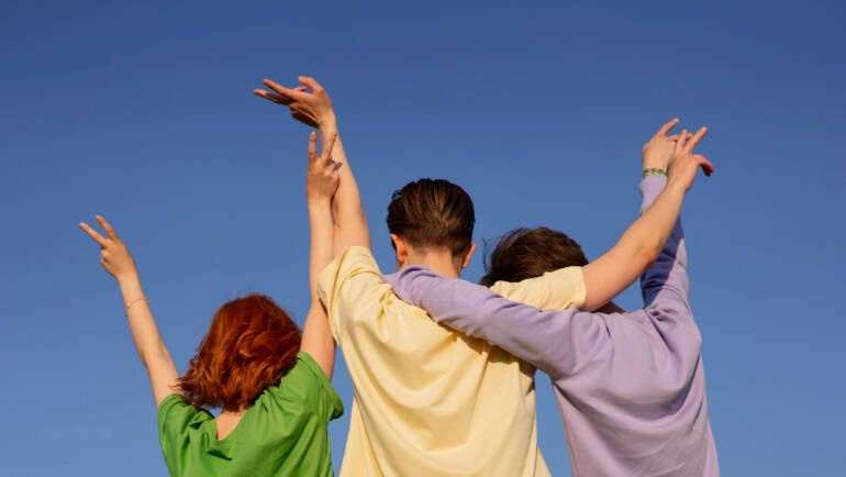 Adolescentes com HIV preferem injeção a comprimido diário, aponta estudo inédito – Crescer