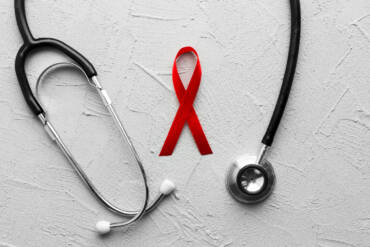 Uma única infusão de células imunes pode suprimir o HIV por quase 2 anos, sugere estudo preliminar – The New York Times