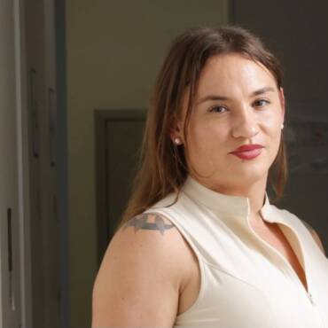 Mulher trans é a primeira pessoa a receber dose experimental de tratamento contra HIV aplicada a cada 4 meses no país, comunica Folha de S. Paulo
