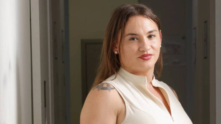 Mulher trans é a primeira pessoa a receber dose experimental de tratamento contra HIV aplicada a cada 4 meses no país, comunica Folha de S. Paulo